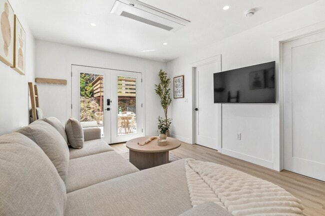 Building Photo - 2691 Palomino Cir