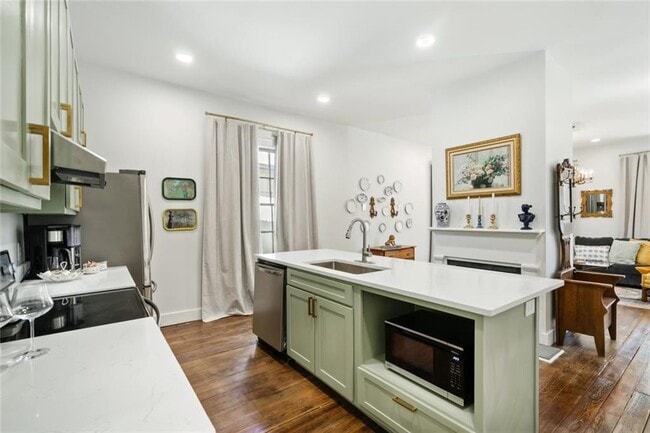 Building Photo - 934 Conti St