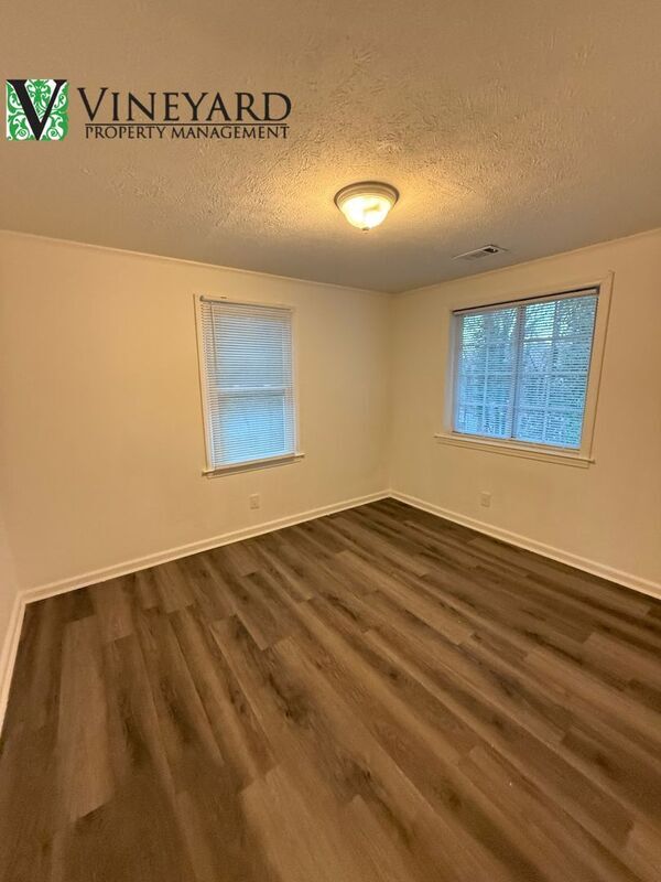 Building Photo - 266 Pine Crest Dr