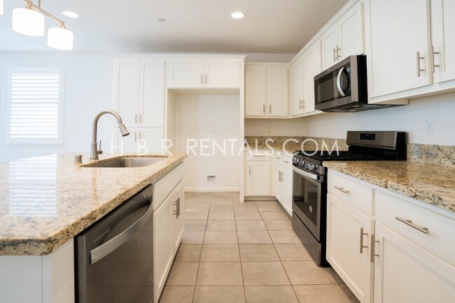 Building Photo - 1609 Marina Dr