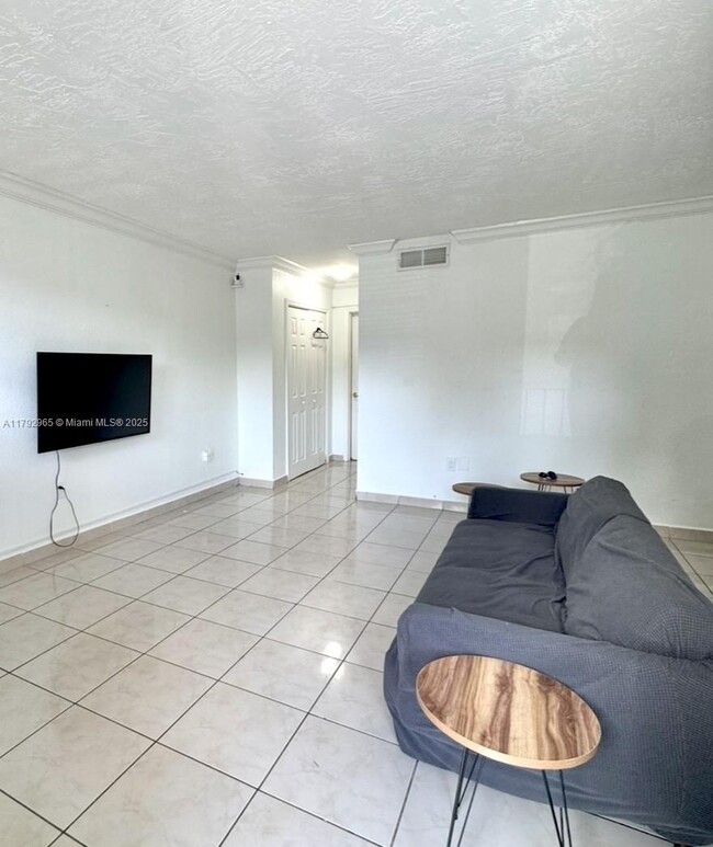 Building Photo - 1655 W 44th Pl