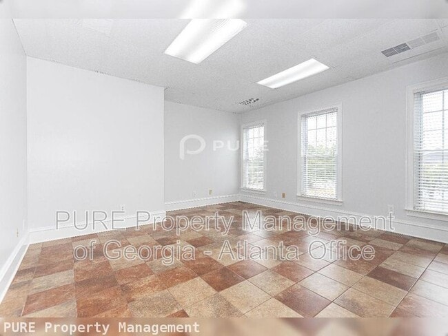 Building Photo - 7175 Jonesboro Rd