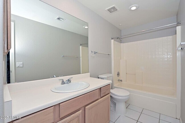 Building Photo - 7101 W Beardsley Rd