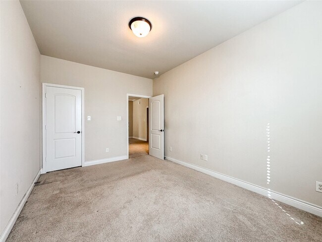 Building Photo - 23 Jonquil Pl
