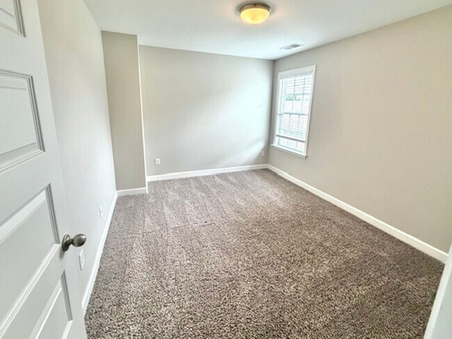 Building Photo - 8880 Kimberly Dawn Dr