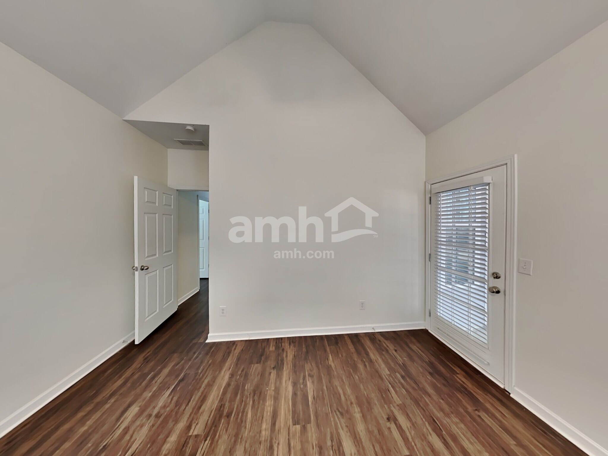 Building Photo - 192 Greenview Dr