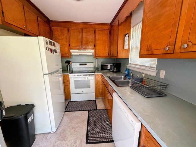 Building Photo - 200 Parthenia Dr