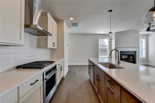 Building Photo - 1241 Waldon Xing