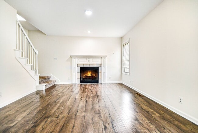 Building Photo - 3378 Poplar Hill