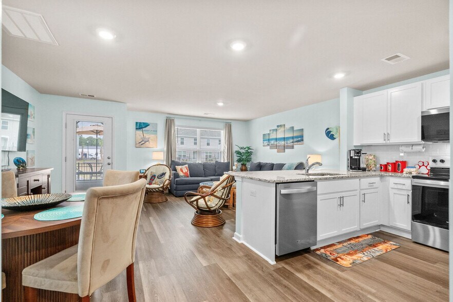 Building Photo - 332 Bayou Loop