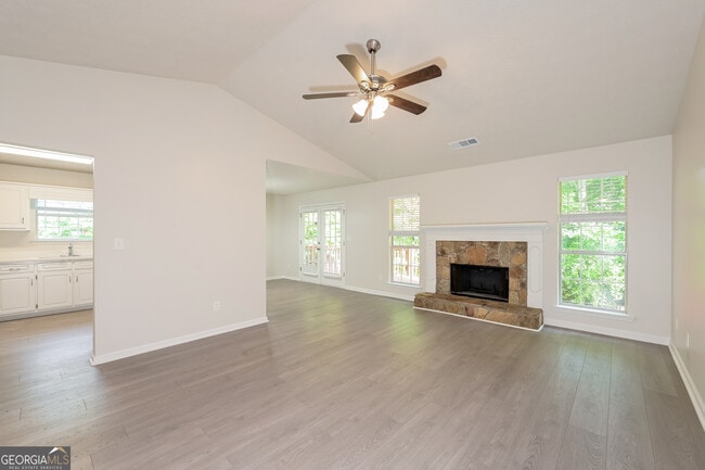 Building Photo - 2270 Village Dr