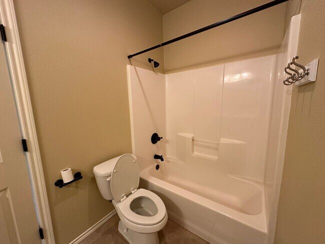 Building Photo - 4422 105th St