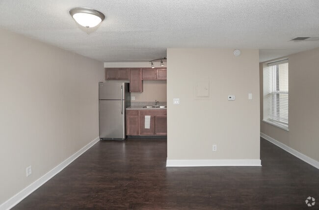 Studio - 544 SF - Senate Manor