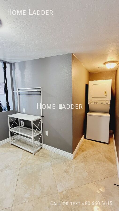 Building Photo - This charming 1-bedroom, 1-bath attached unit