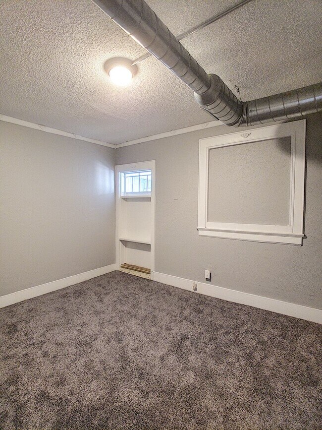 Building Photo - 702-704-704 18th Ave