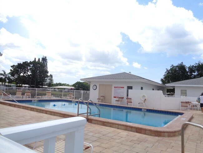 Building Photo - 371 Circlewood Dr