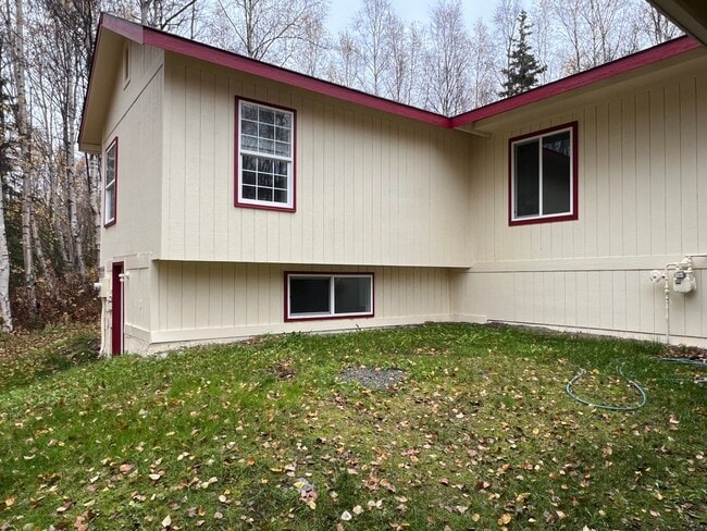 Building Photo - Prime Location in Wasilla