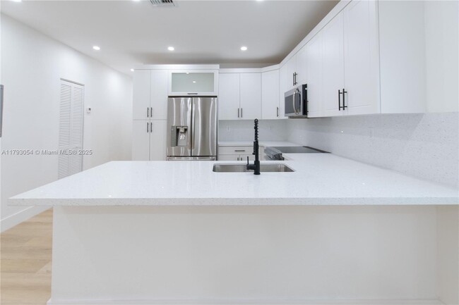 Building Photo - 10265 SW 173rd Terrace