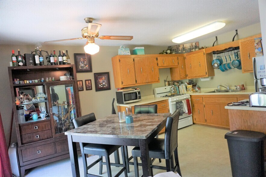 Primary Photo - 220 Leighton Dr