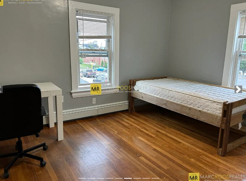 Building Photo - 21 Weston St