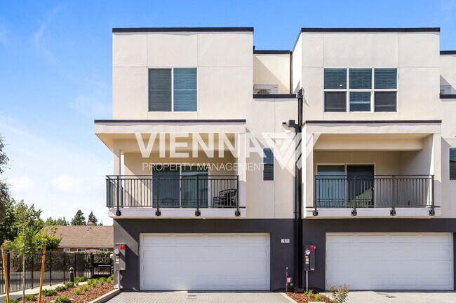 Building Photo - 8100 Quiet Knolls Dr