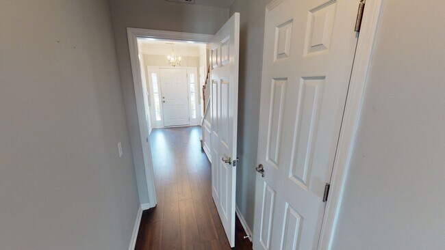 Building Photo - Double Master Townhome in South Park