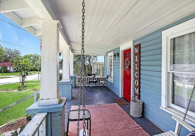 Building Photo - Charming 3-Bedroom Cottage in the Heart of Leesburg!