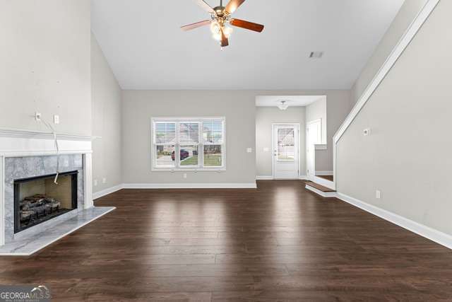 Building Photo - 517 Lago Ct