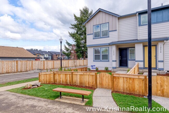 Building Photo - Modern 1-Year-Old NEW CONSTRUCTION 3 BR, 2.5 BA DR Horton Townhome with Community Playground