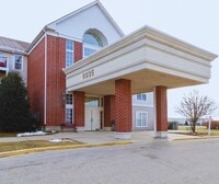 Building Photo - 6935 70th Ct
