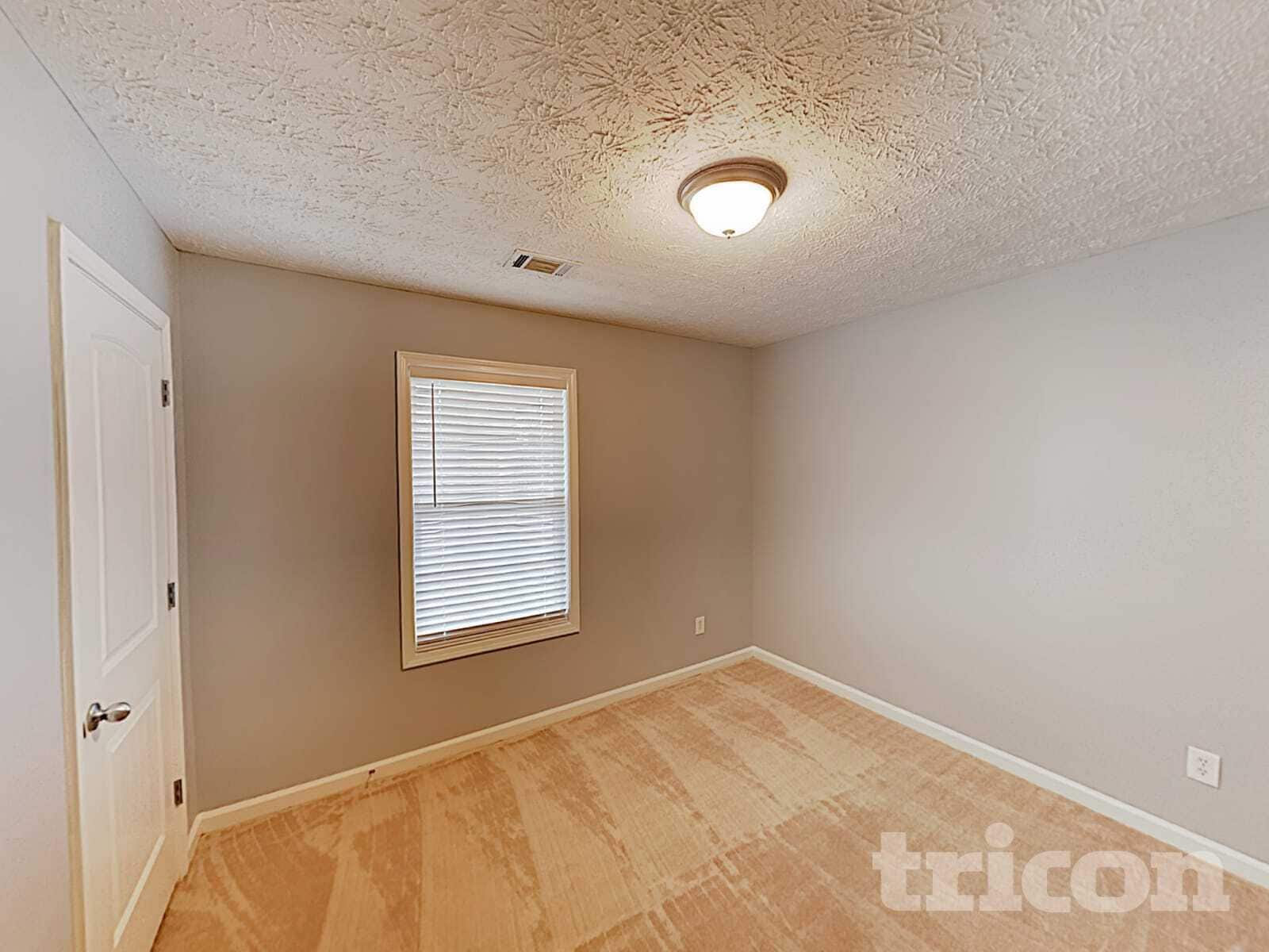 Building Photo - 150 Shadowbrook Dr