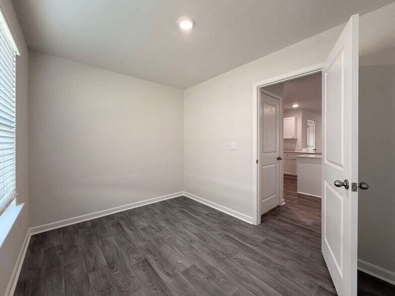 Building Photo - 8534 Beckett Chase Way