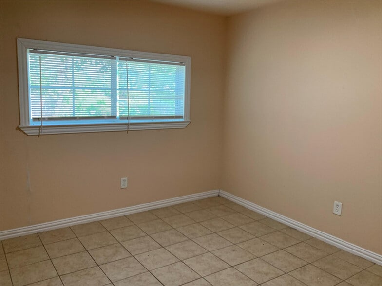 Building Photo - 4631 Timberwood Dr