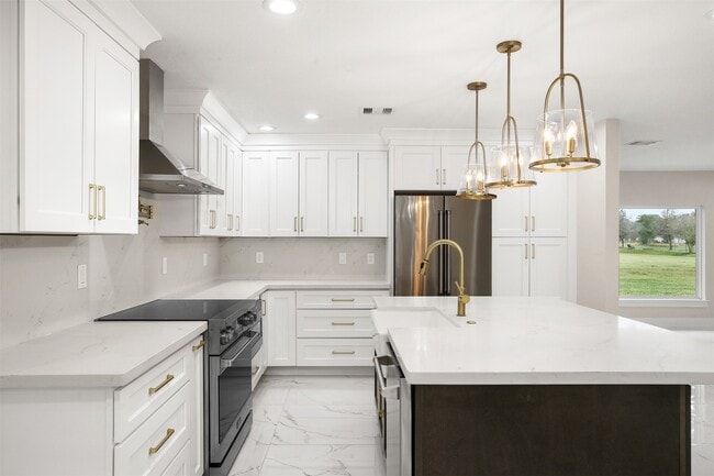 Building Photo - 4002 Dixie Farm Rd