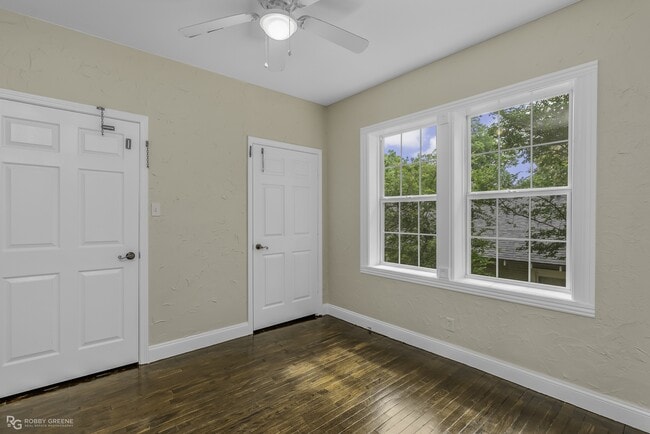 Building Photo - 409 Forest