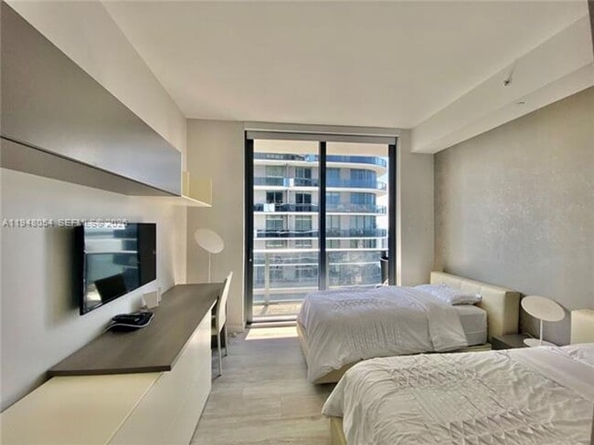 Building Photo - 55 SW 9th St