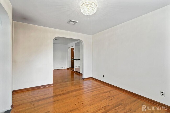 Building Photo - 21 Reed Street