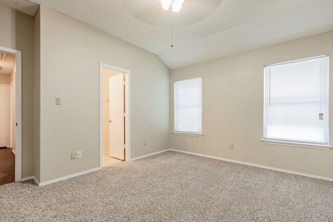 Building Photo - Adorable 3-2-2 in Cedar Hill!