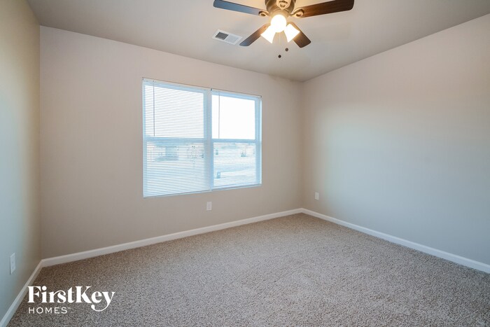 Building Photo - 771 Deerwood Dr