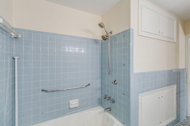 Building Photo - 2 Pickens Ct