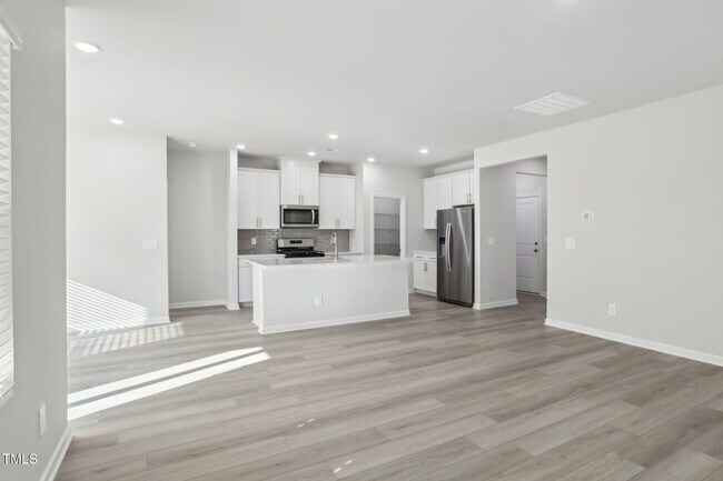 Building Photo - 283 White Birch Ln