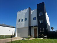 Building Photo - 9737 Fabiola Dr