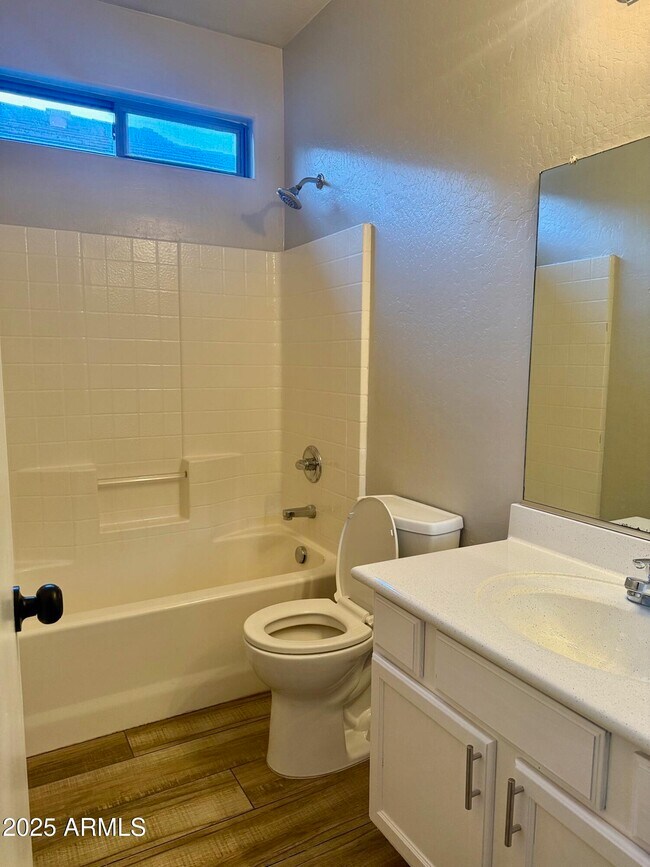 Building Photo - 1259 S Emmett Dr