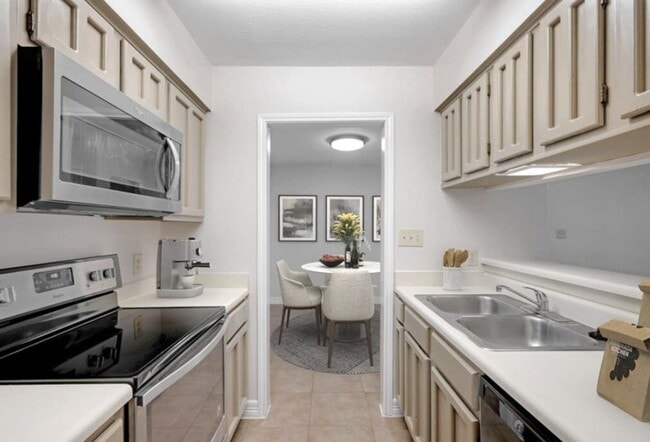 Building Photo - "Spacious 2-Bed, 2-Bath Condo Retreat in Prime San Marcos Location – 1036 Sq. Ft. of Comfort!"