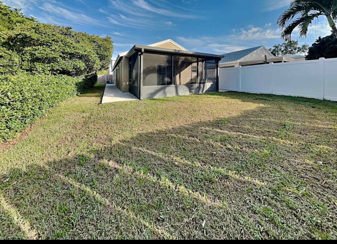 Building Photo - 2715 Taylor St