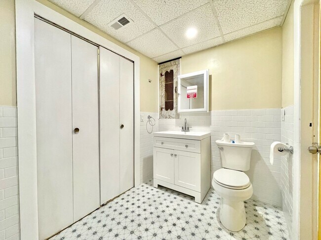 Building Photo - 89 Tuttle St