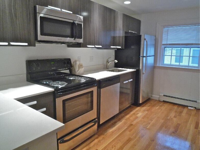 Primary Photo - 45 Wyman St