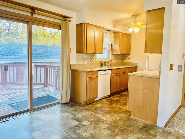Building Photo - 237 Willow Dr