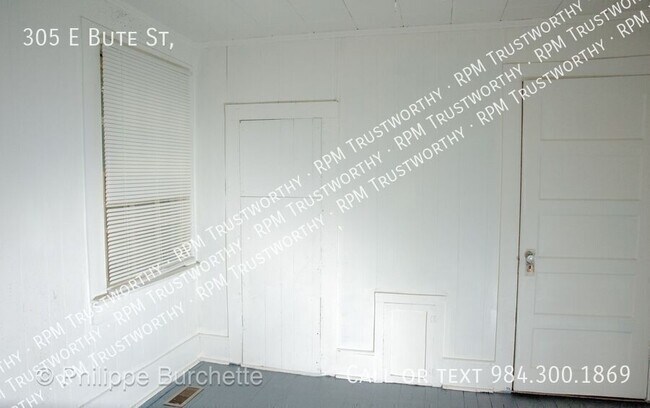 Building Photo - 305 Bute St