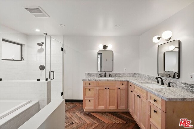 Building Photo - 21273 Entrada Rd